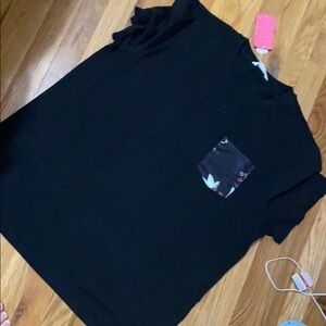Black Short Sleeve Tee with Floral Pocket XL men’s juniors